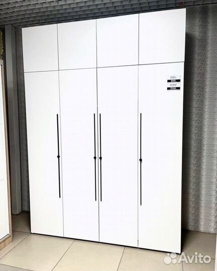 Шкаф с зеркалом