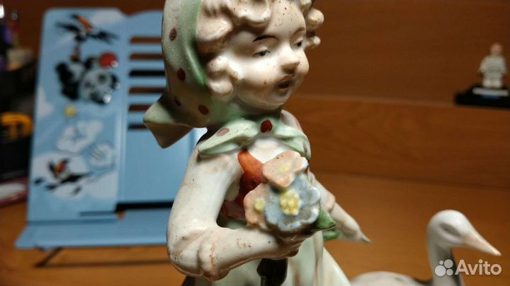 Статуэтка фарфор старинная