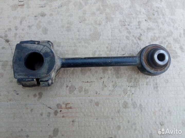 Стабилизатор задний правый Toyota Land Cruiser