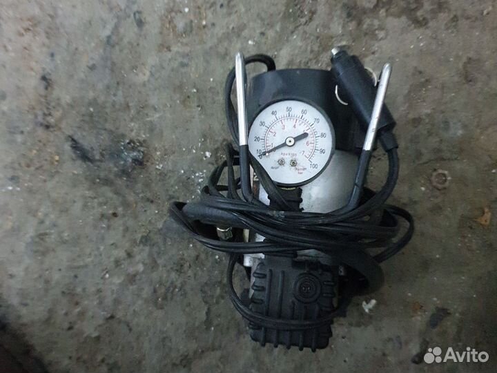 Компрессор для подкачки колес