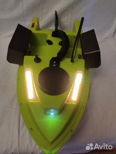 Прикормочный кораблик для рыбалки с gps D19