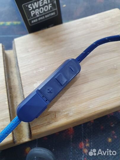 Беспроводные наушники Plantronics BackBeat FIT 305