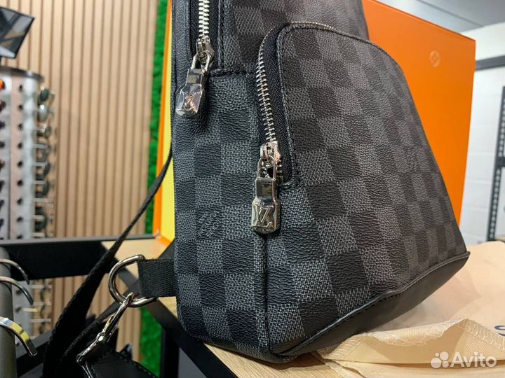 Сумка Louis Vuitton через плечо