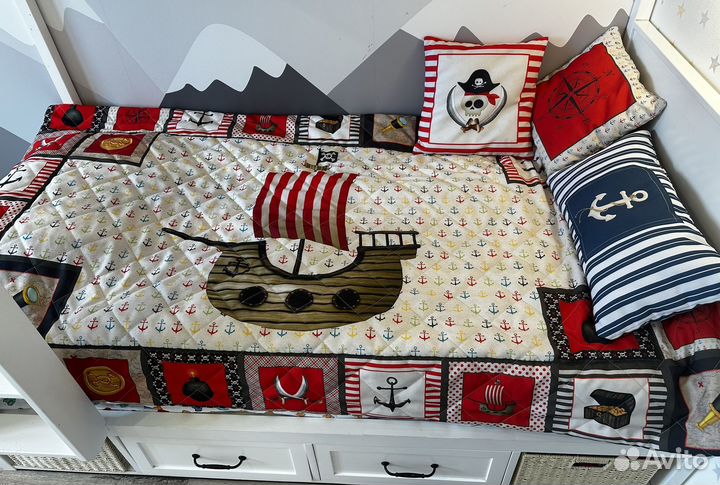 Покрывало детское и 3 подушки в пиратском стиле