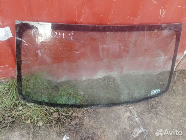 Заднее стекло логан 1