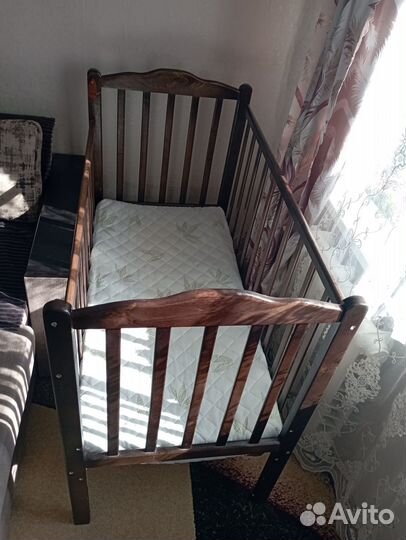 Продам детскую кроватку - маятник
