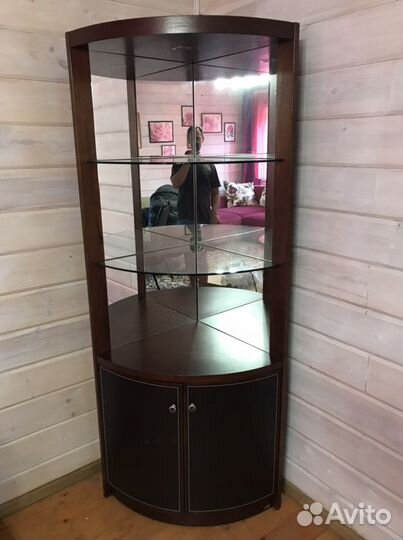 Витрина угловая