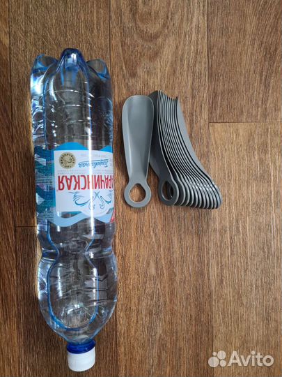 Дорожная пластиковая ложка для обуви