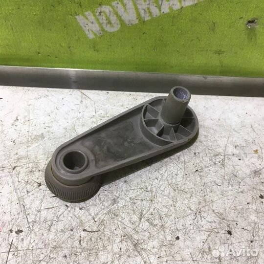 Ручка стеклоподъемника Вольво C40