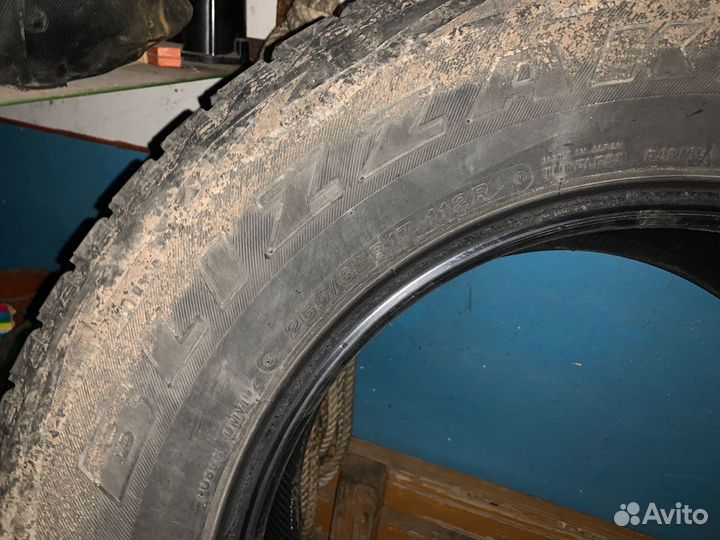 Bridgestone Blizzak DM-V1 255/65 R17