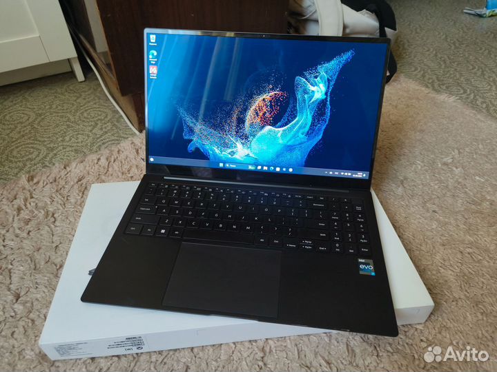 Samsung Galaxy Book 2 Pro 15.6 i7/Arc 350m 16/1 TB