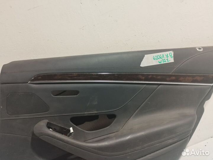 Обшивка (дверная карта) двери задней правой