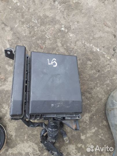 Блок предохранителей Mitsubishi Lancer 9