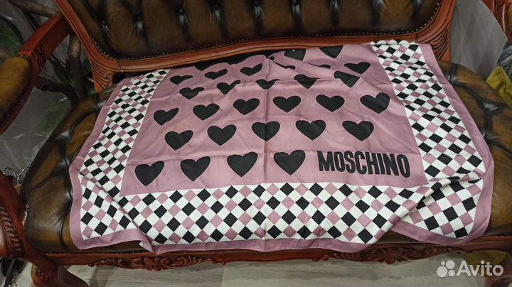 Moschino платок 95cm твилл шелк италия оригинал