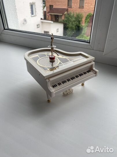 Музыкальная шкатулка с балериной