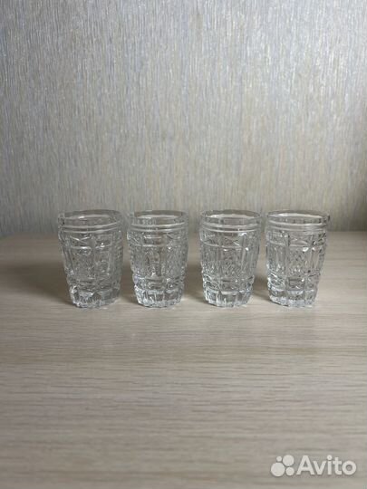 Хрустальные рюмки