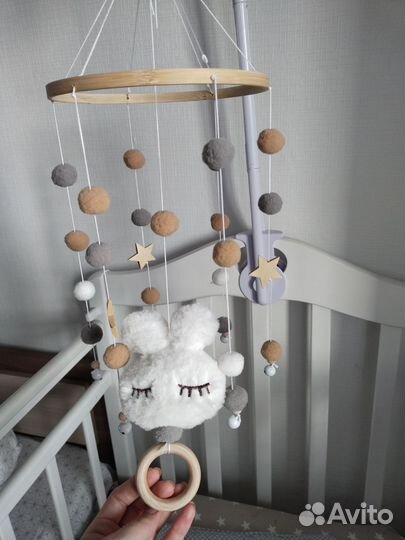 Мобиль на детскую кроватку