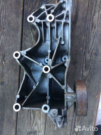 Кронштейн генератора Ауди А6 С6 2.0 BPJ