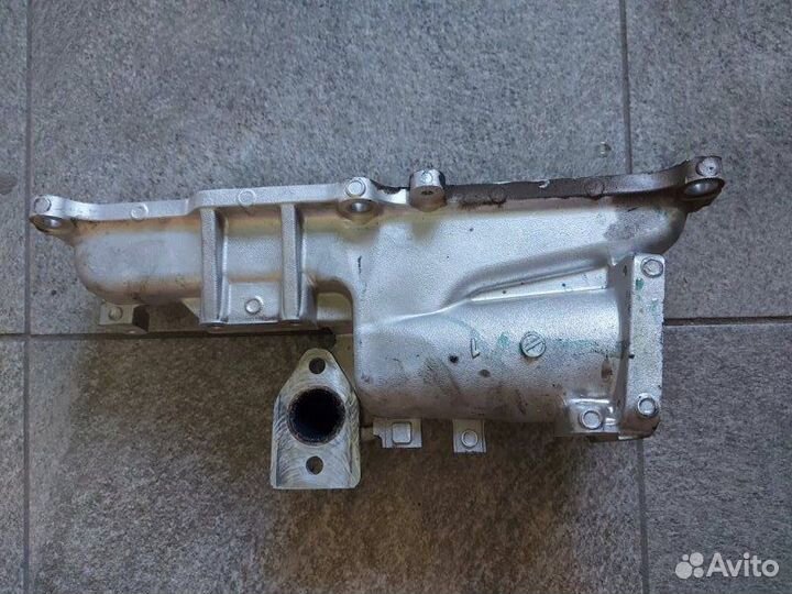 Коллектор впускной Mitsubishi L200 внедорожник 2.4