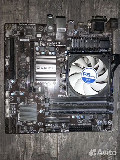 Материнская плата с процессором и памятью