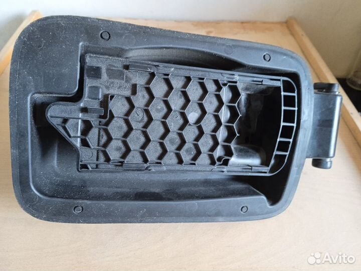 Механизм лючка топливного бензобака