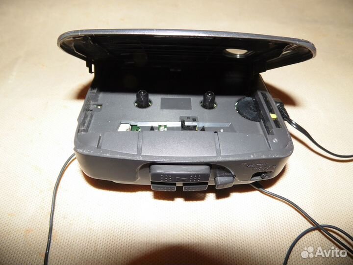 Кассетный плеер sony Walkman WM-FX153