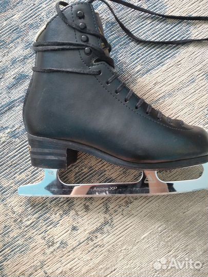 Коньки фигурные Jackson freestyle