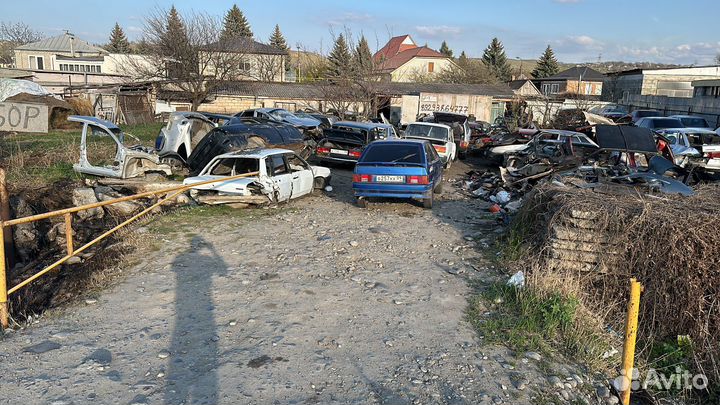 На разборе лада приора и другие ваз