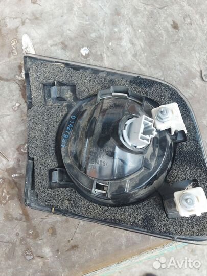 Фонарь задний внутренний правый Mazda 3