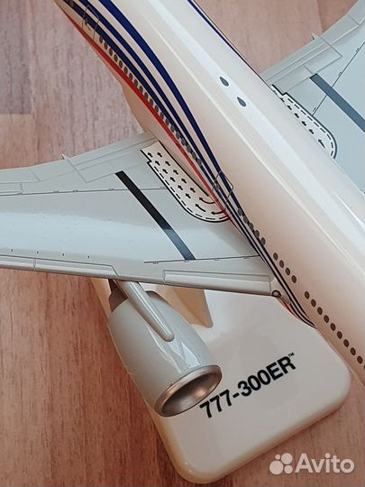 Модель Boeing 777-300ER World Tour