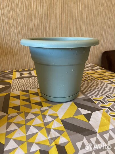 Горшки цветочные б/у 2шт на 2л