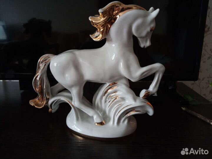 Статуэтка Конь-огонь