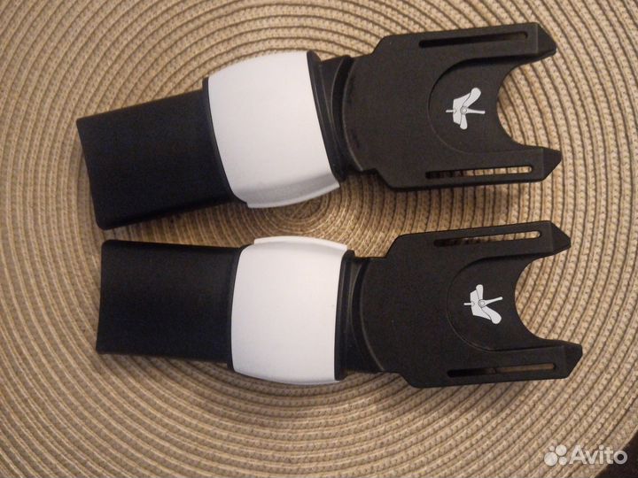 Адаптеры,подстаканник,столик bugaboo