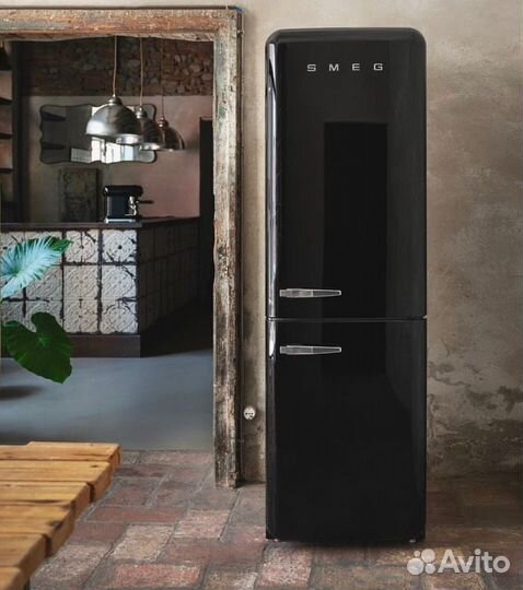 Холодильник новый ретро Smeg FAB32RBL5