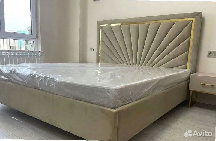 Кровать с подъемным механизмом двуспальная