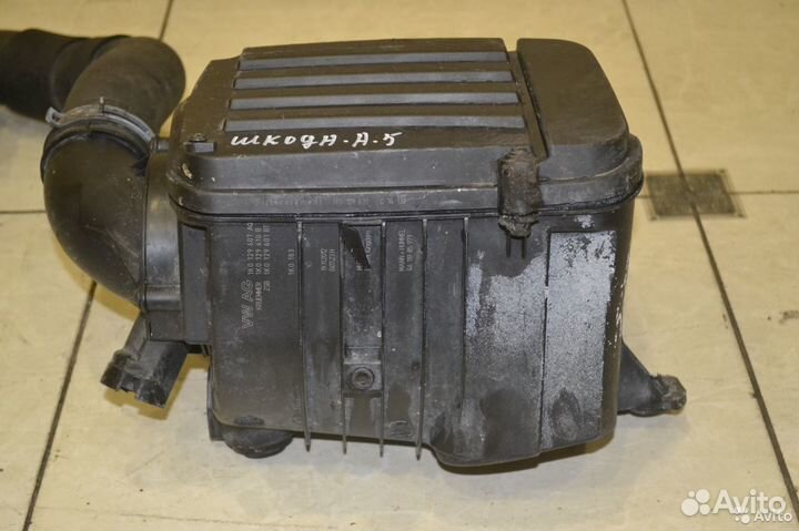 Корпус воздушного фильтра Skoda Octavia А5