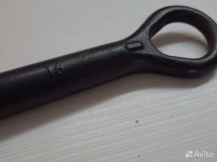 Буксировочный крюк