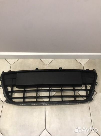 Решетка переднего бампера на Hyundai i30 2007-2010