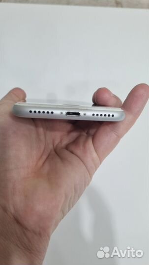 iPhone 8, 64 ГБ