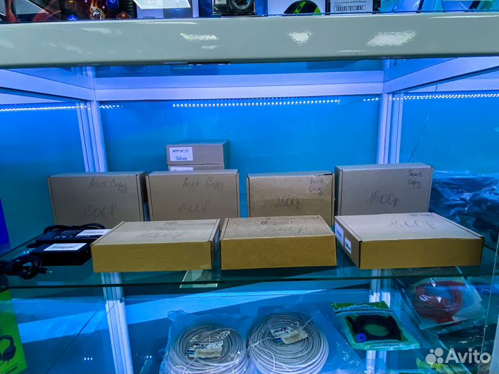 Зарядник для ноутбуков Acer, Asus, HP