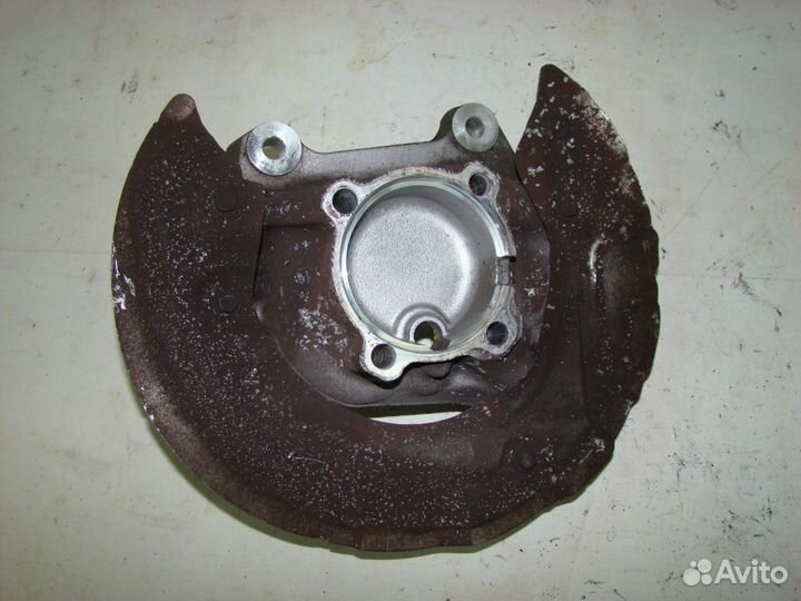 Цапфа FL BMW 320i E90 2010