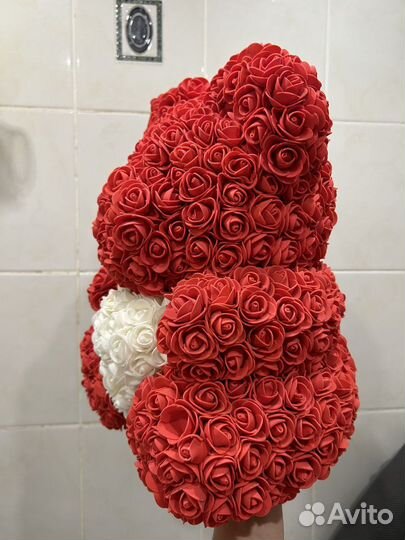 Игрушка мишка из роз