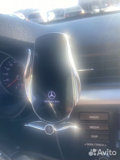 Беспроводная зарядка mercedes