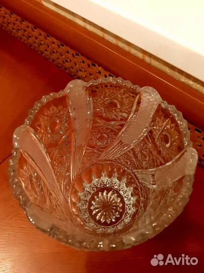 Хрустальная ваза