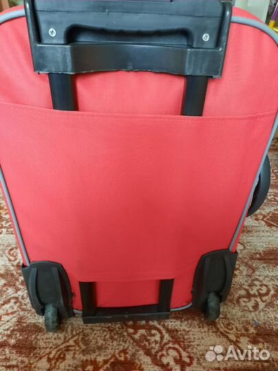 Чемодан на колесах