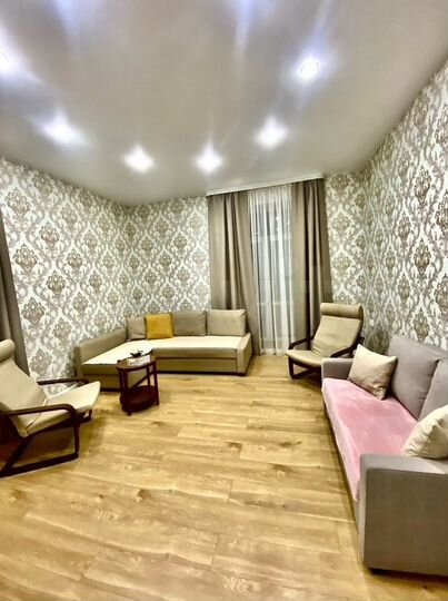 2-к. квартира, 80 м², 1/9 эт.