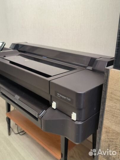 Широкоформатный принтер HP Designjet t520