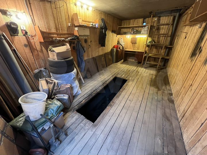 Гараж, > 30 м²