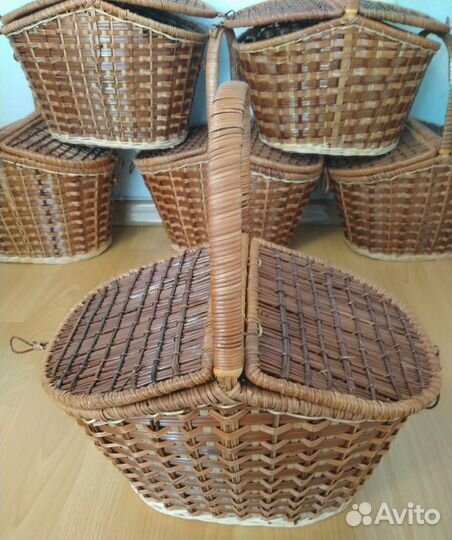 Корзина плетеная с крышкой
