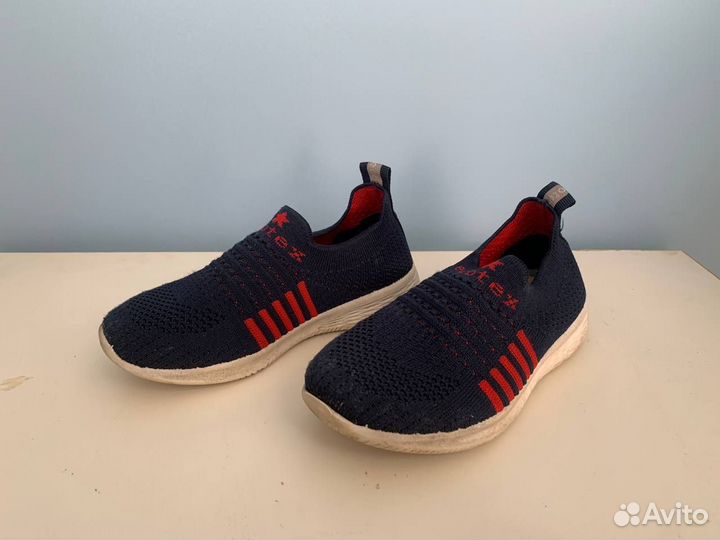 Кроссовки р.29